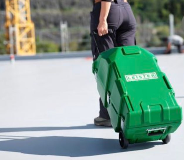 Мы работаем инструментом исключительно швейцарской компании LEISTER